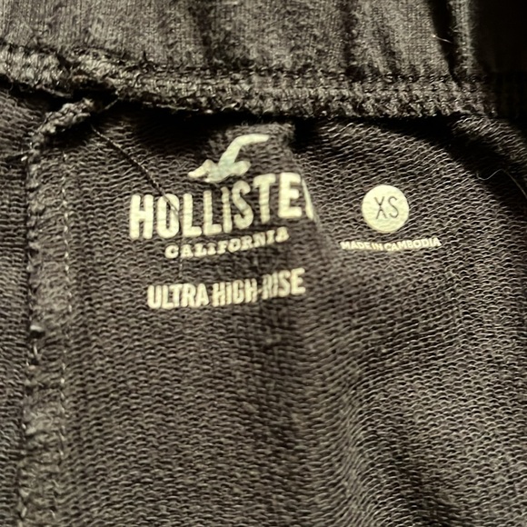 Hollister charcoal grey/black soft elastic waist ultra high rise shorts - Picture 3 of 4